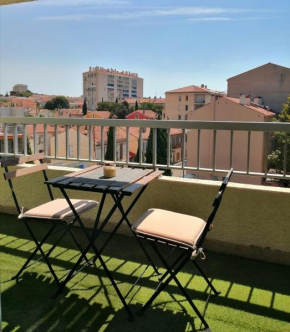 Toulon ouest T3 climatisé avec terrasse location à la semaine
